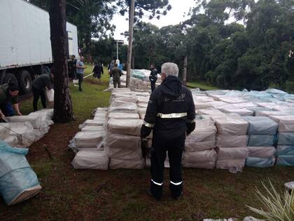 Aduana informó que detuvieron un contrabando de 24.280 kg de pescado que se pretendía cruzar hacia Brasil por un paso no autorizado