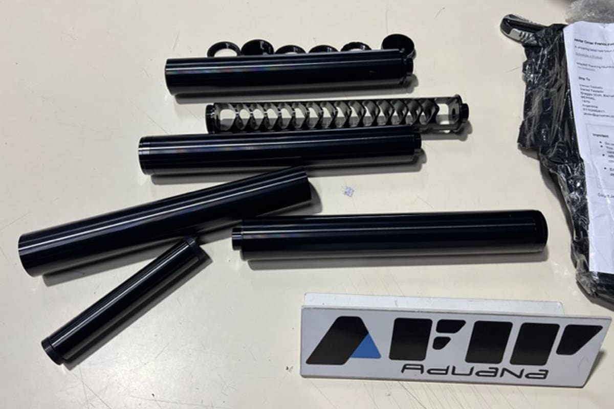 Aduana ;Silenciadores; seguridad; Armas