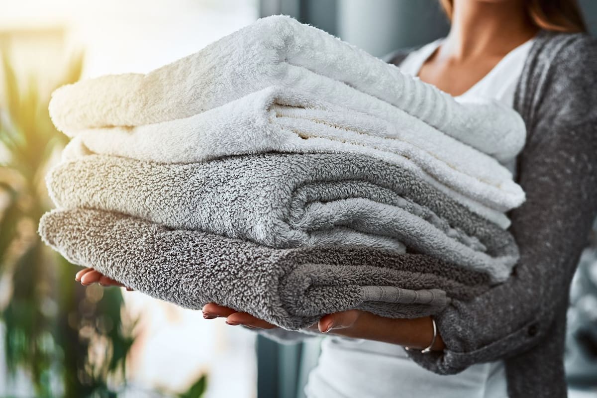 Advierten sobre dejarlas húmedas junto al resto de la ropa sucia