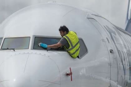 Aerolíneas de todo el mundo anunciaron diversas medidas para prevenir contagios