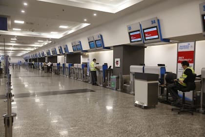 Aeroparque vacío por el paro de Aerolíneas