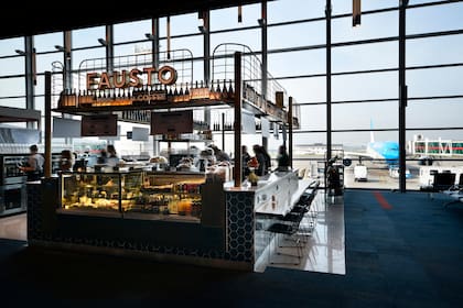 Aeroparque y Ezeiza atraviesan un recambio de locales en los que incorporan cadenas reconocidas y propuestas con sello de autor