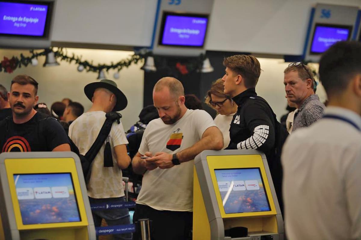 Aeroparque y Ezeiza: cancelaciones y demoras de vuelos de Latam por una asamblea de pilotos
