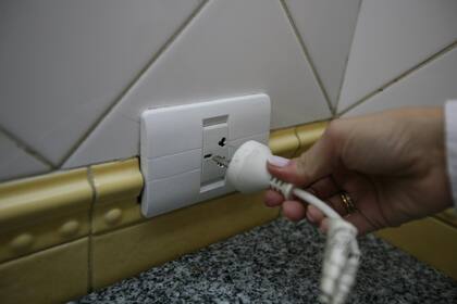 Desde este viernes, se percibirá el primer aumento para la electricidad del año, que en promedio será del 26% y pueden llegar al 32%