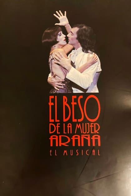 Pablo Pieretti y Oscar Giménez, en la nueva versión de El beso de la mujer araña, dirigida por Valeria Ambrosio