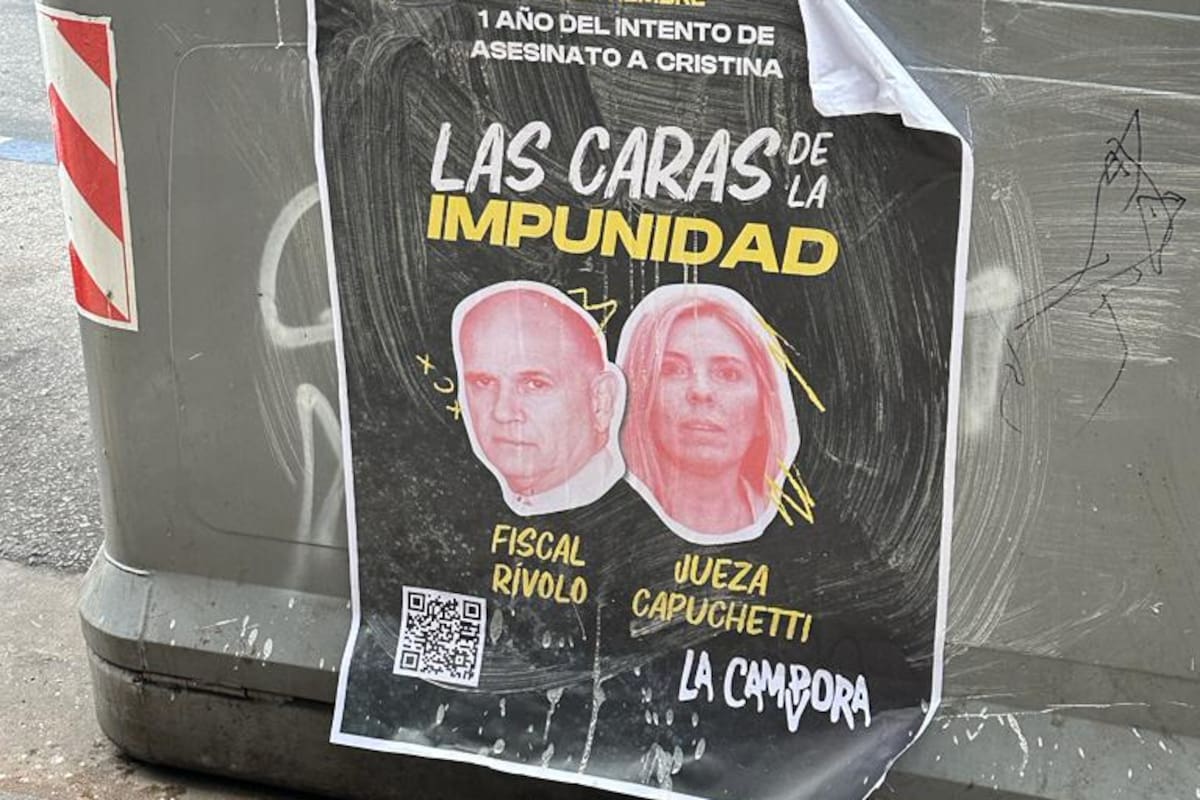 Afiche spara ecrachar a Rívolo y a la jueza Capuchetti