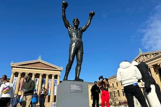 Aficionados brasileños en el Mundial saben bien que no deben vestir la estatua de Rocky