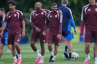 Aficionados de Qatar reciben viaje financiado por el gobierno al Mundial para apoyar a su selección