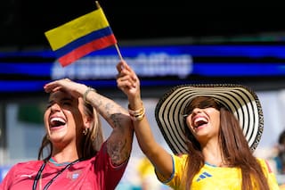 Aficionados hacen sacrificios ante los elevados precios del partido Colombia-Portugal del Mundial