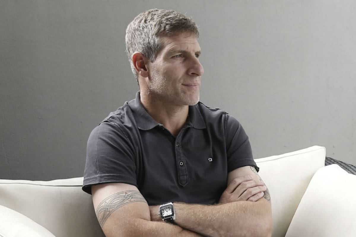 Afirmado en Chile, el goleador histórico de Boca reflexiona sobre varios puntos; "El fútbol argentino es feroz", compara; "Tevez es un privilegio", exclama el técnico de Unión Española
