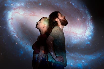 Afirmar que "el amor está compuesto por un alma habitando dos cuerpos", deja abierta la imaginación al cosmos