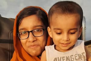 Afra Rafeeq y su hermano Muhammed fueron diagnosticados con atrofia muscular espinal