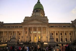 Afueras del Congreso de la Nacion, durante el velorio del Ex presidente Carlos Saul Menem.