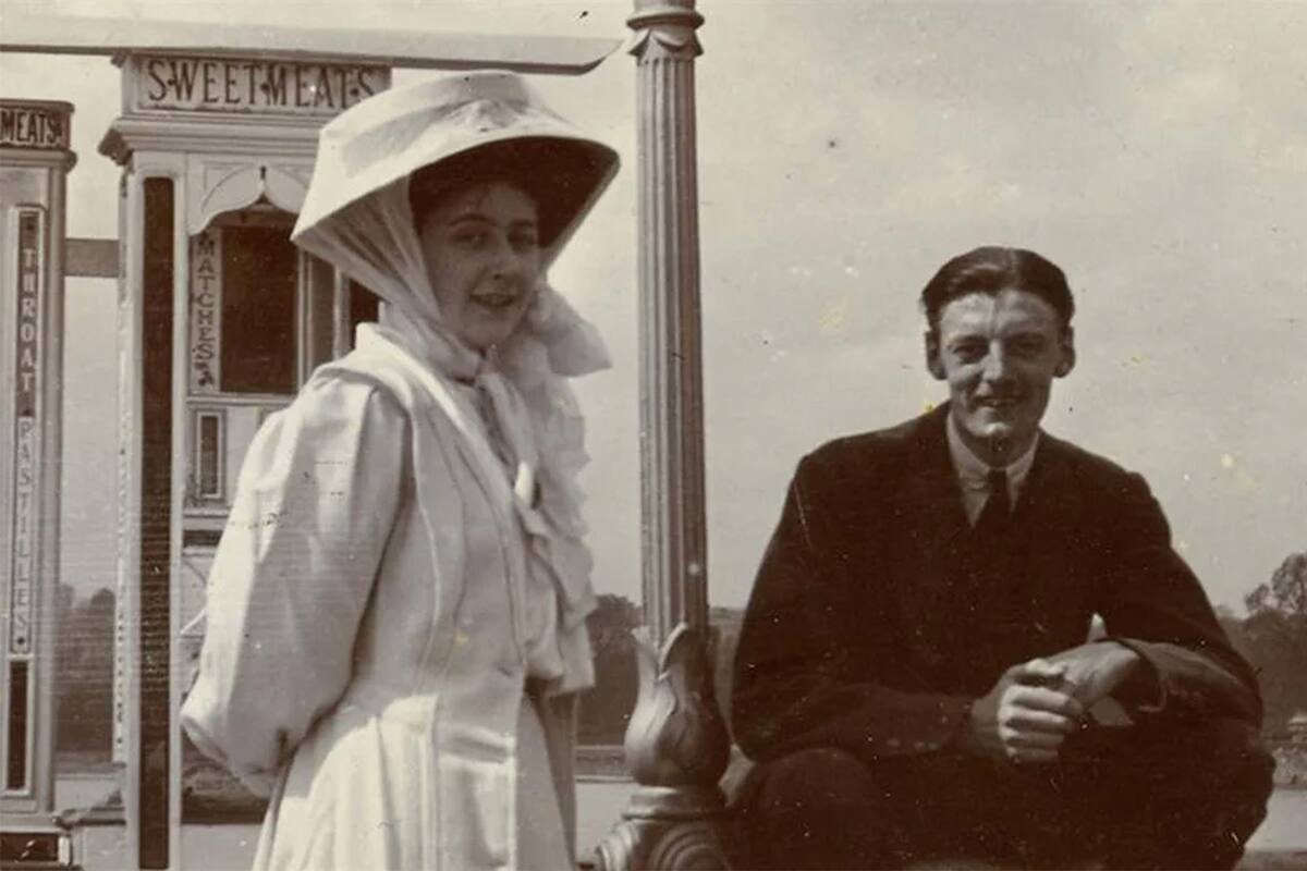 Agatha Christie junto a su primer marido, el piloto Archibald Christie