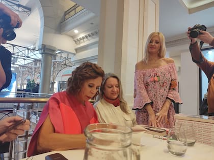 Agatha Ruiz de la Prada presenta sus memorias en Buenos Aires