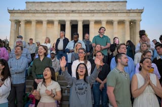 Agencias del gobierno de Trump publican mensajes de Pascua sobre la resurrección de Cristo
