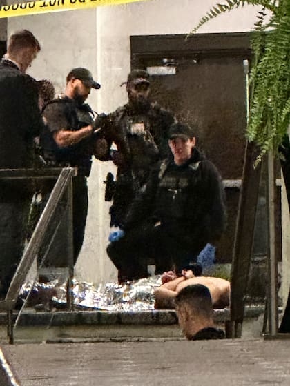 Agentes controlan a Cole Tomas Allen, sospechoso de tiroteo durante la Cena de Corresponsales de la Casa Blanca