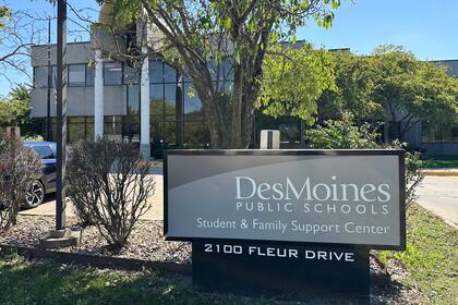 Agentes de inmigración detienen a líder escolar de Des Moines, Iowa