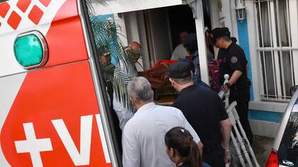 Agentes de la policía en la casa de Giselle Rímolo