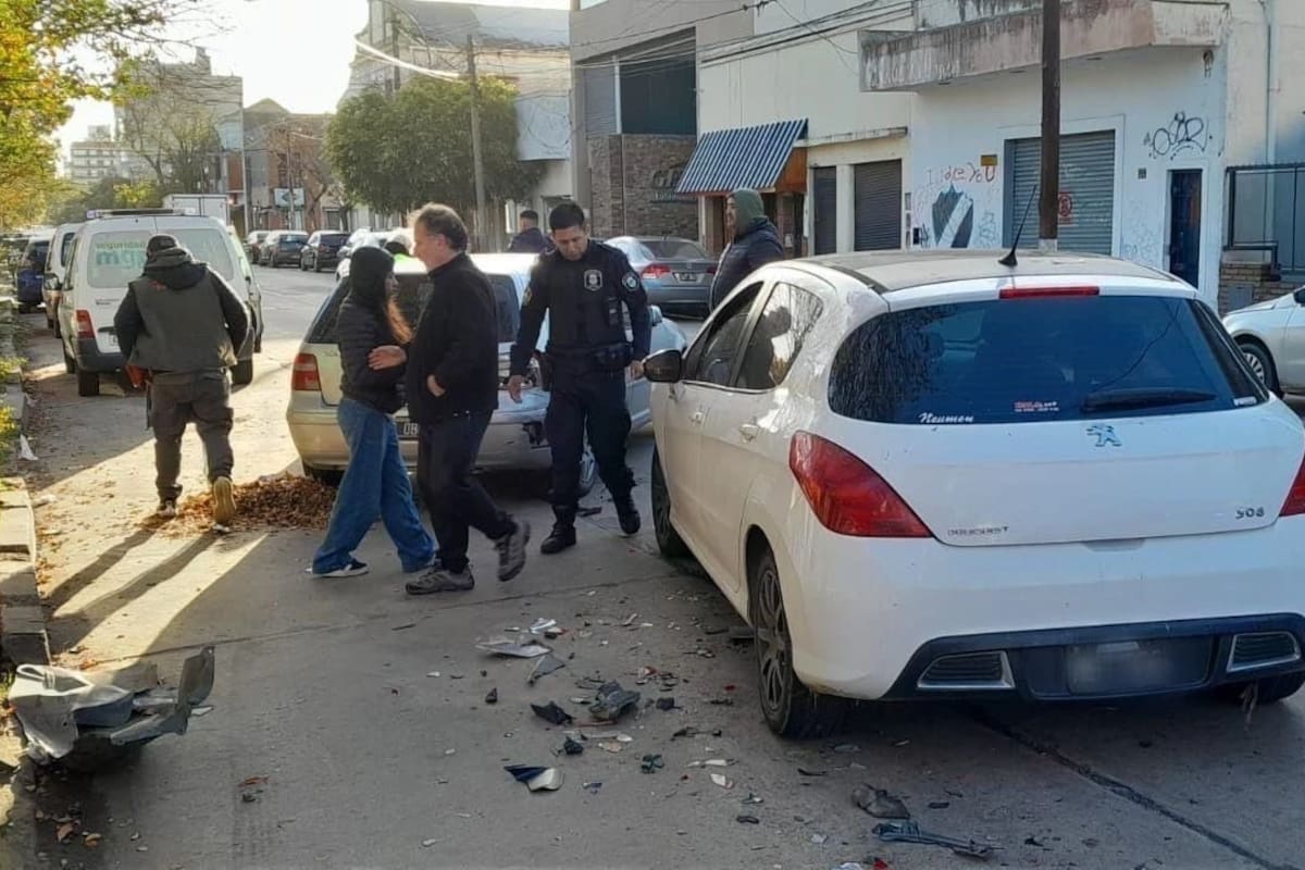 Agentes de la policía se hicieron presentes en el lugar del choque