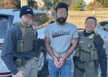 Agentes del ICE detuvieron a un ciudadano brasileño condenado por homicidio involuntario del cual las autoridades no mostraron su rostro