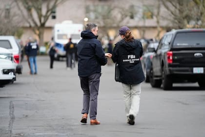 Agentes federales de inmigración dispararon e hirieron a personas en Portland, Oregon