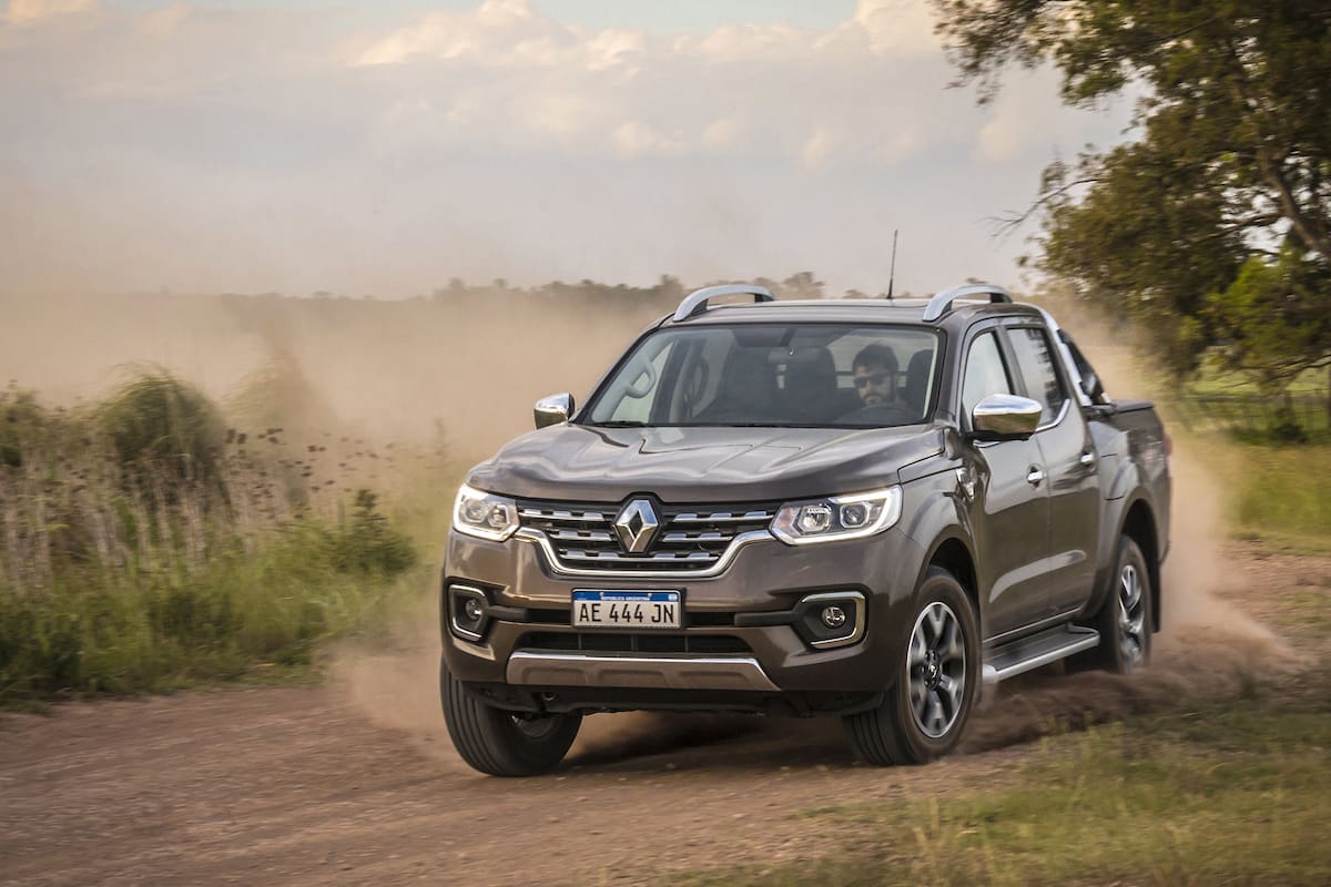 Agilidad. Es lo que transmite el fluido diseño exterior de la nueva Renault Alaskan