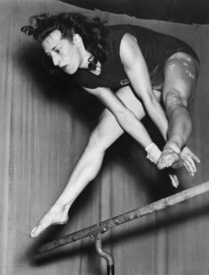 Agnes Keleti cumplió 100 años la campeona olímpica más anciana del mundo