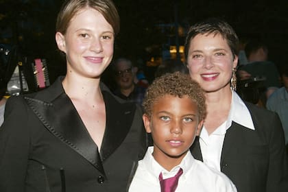 Agosto de 2003. Con sus hijos en la gala tributo por los 60 años de la película Casablanca protagonizada por Ingrid Bergman