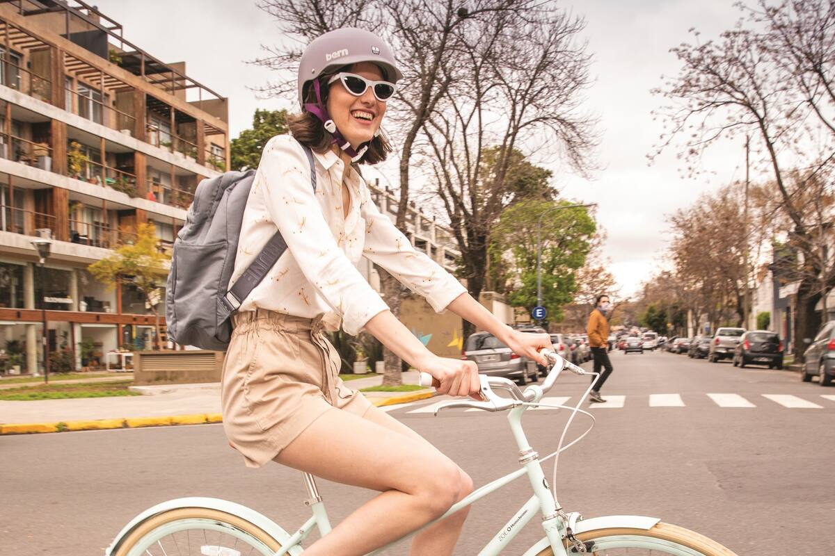 Agradecemos a @wearesimplepeed, @monochromebikes, new balance, prune y levi’s por su colaboración en esta nota.