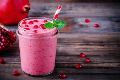 Agregarle fruta al yogur es una alternativa para sumarle nutrición al desayuno
