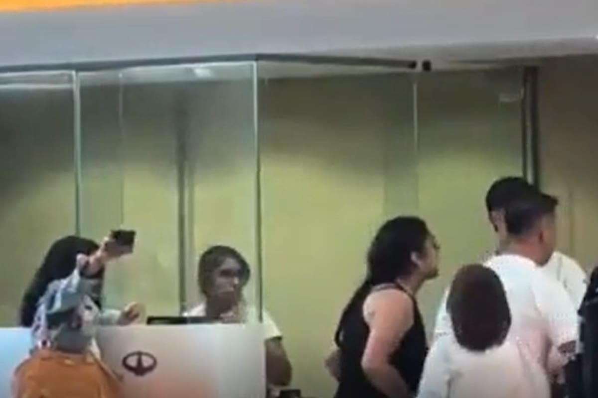 Agresión a empleados de Flybondi en Ezeiza.