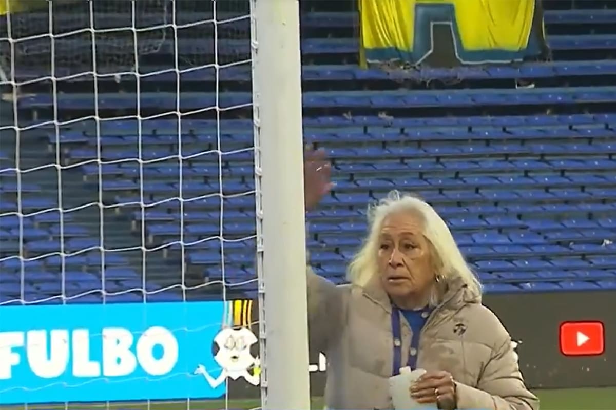 Agua bendita para los arcos del Gigante de Arroyito, en la previa de Rosario Central vs. Corinthians, por la ida de los octavos de la Libertadores