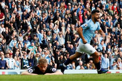 Agüero abrió el marcador en la goleada de Manchester City ante Burnley