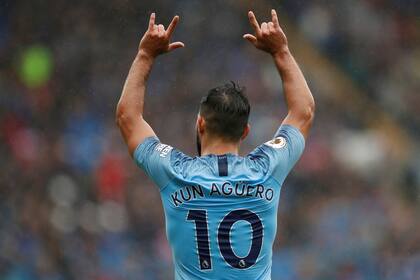 Agüero abrió la cuenta para Manchester City, que como visitante goleó 5-0 a Cardiff
