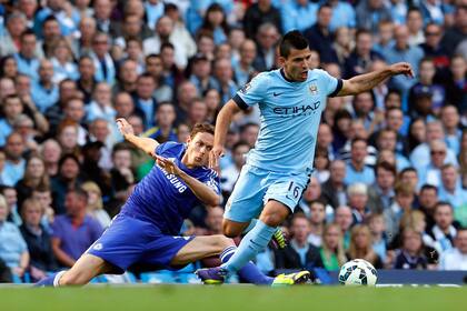 Agüero, en acción ante Chelsea