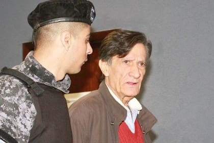 Aguirre, condenado por abuso sexual