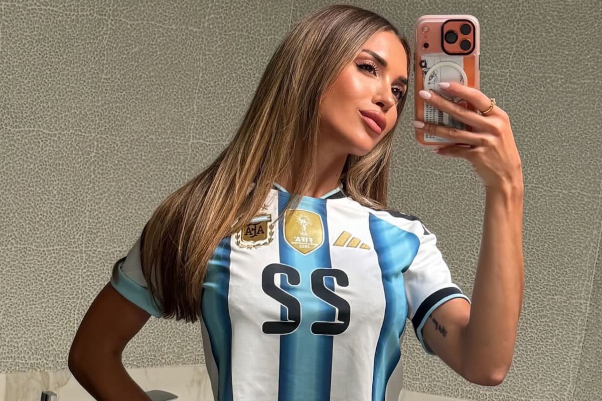 Agus Gandolfo posó con la camiseta de su marido, Lautaro Martínez (Foto: @agus.gandolfo)