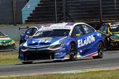 "El campeonato siempre estuvo muy lejos", señaló Agustín Canapino, acerca de las posibilidades matemáticas de consagrarse campeón; si Matías Rossi marca la pole el sábado, el arrecifeño estará obligado a registrar el segundo o tercer tiempo de la qualy