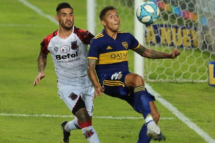 Agustín Almendra perdió terreno por un conflicto contractual y una venta frustrada al exterior, pero les pidió perdón a Russo y al Consejo de Fútbol y ahora tiene la chance de afianzarse como titular.