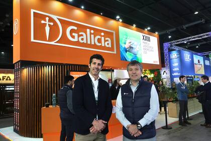 Agustín Bergés, gerente comercial de LA NACION, y Hernán Busch, gerente de Agronegocios de Banco Galicia, en el Congreso de Aapresid, donde se presentó el Premio a la Excelencia Agropecuaria LA NACION-Galicia