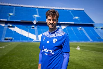 Agustín Bouzat confía el potencial de Vélez, aunque sabe que el choque con Recing será duro y que están ante dos semanas de mucha ansiedad