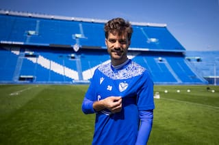 Agustín Bouzat, con LA NACION: “Vélez tiene que sentir que puede marcar una época en el fútbol argentino”