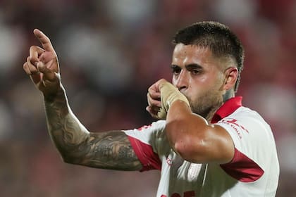 Agustín Colazo celebra un gol de Unión, segundo de la Zona A