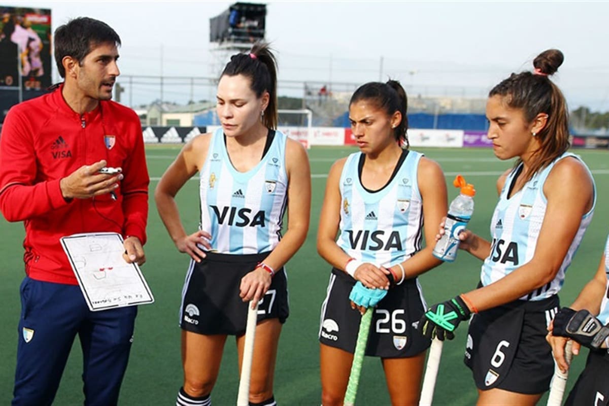 Agustín Corradini, el DT de las Leonas: "La eliminación me hubiera puesto muy triste"