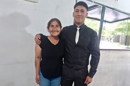 Agustín junto a su mamá: "Ella siempre me dijo que solo había futuro en el estudio"