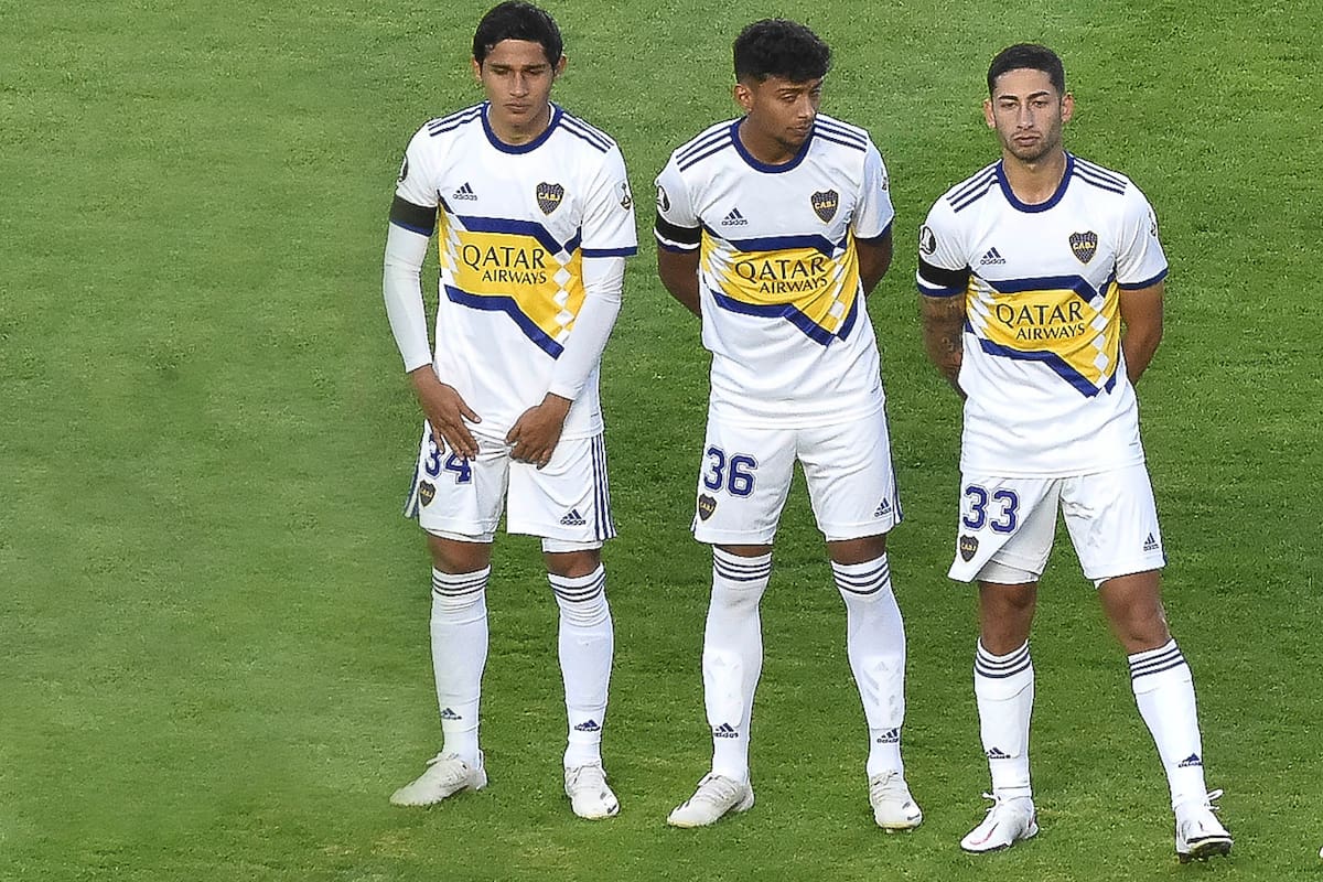 Agustín Obando, Christian Medina y Alan Varela; junto con Agustín Almendra, conformaron ayer el mediocampo de Boca