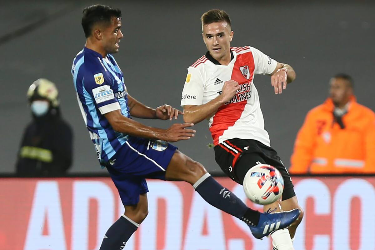 Agustín Palavecino estaría de arranque en River, con la responsabilidad de generar juego, ante ausencias de peso