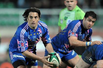 Agustin Pichot, con la camiseta de Stade Francais: allí formó una gran dupla de medios con Juan Hernández.