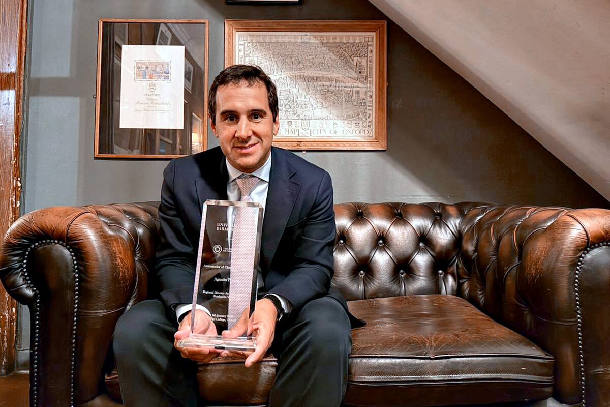 Agustín Porres recibió en Inglaterra el Ambassador of Character Award